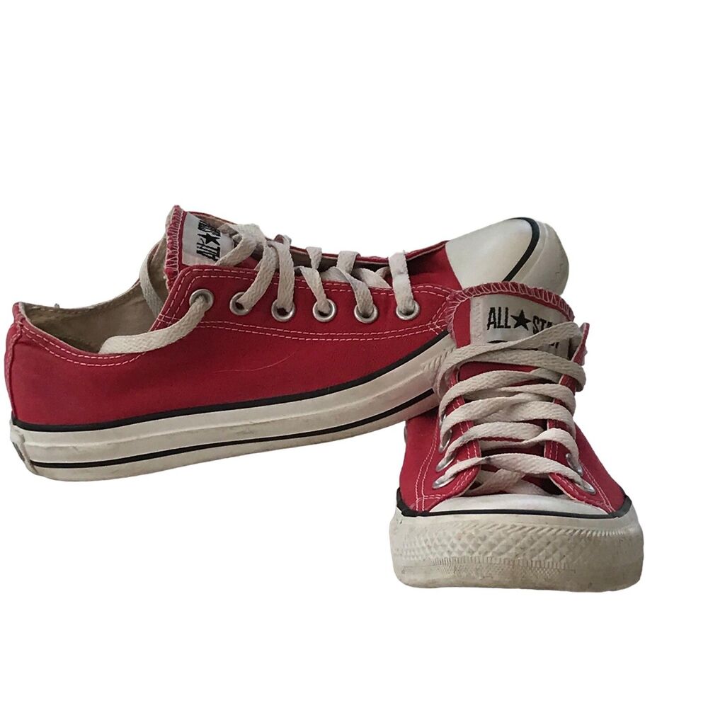 Size 7 Converse Chuck Taylor All Star Sneakers Shoes Please See Pics. For Wear